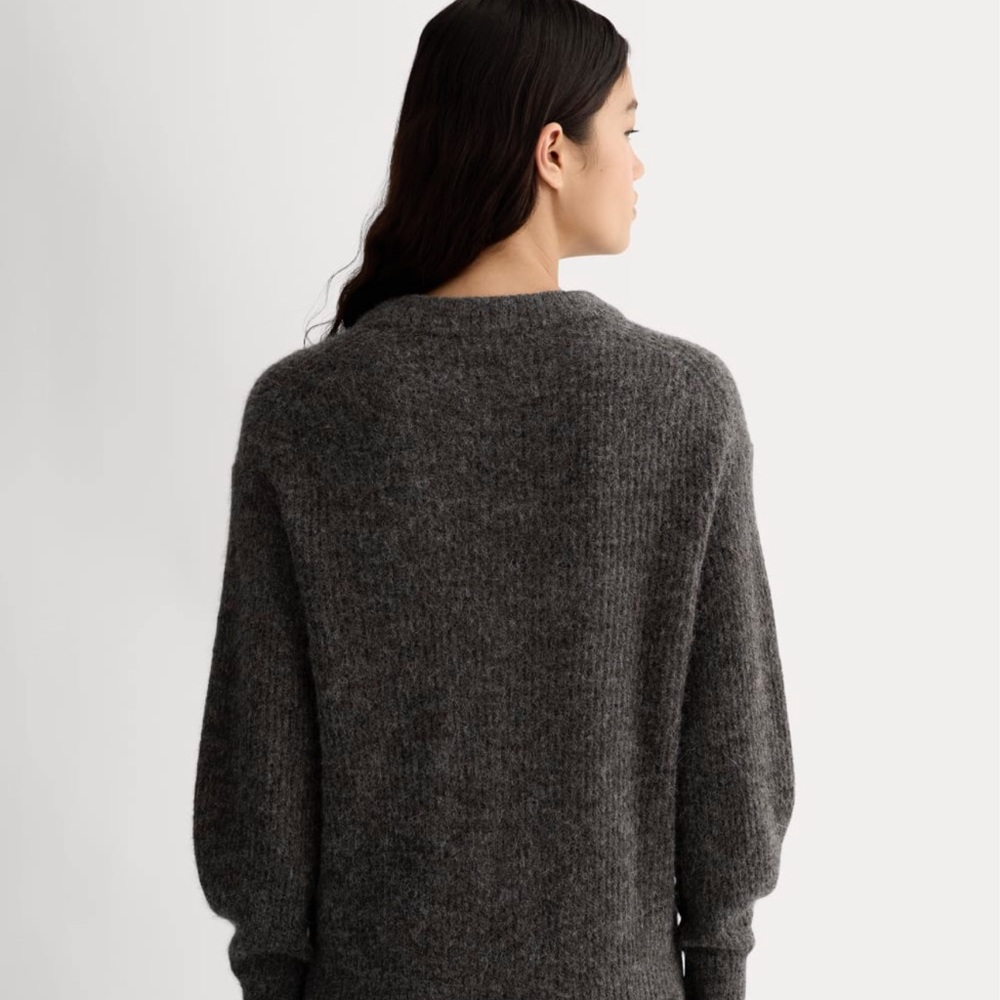 Everlane Women's Charcoal Crew Neck Sweater - Picture 3 of 5